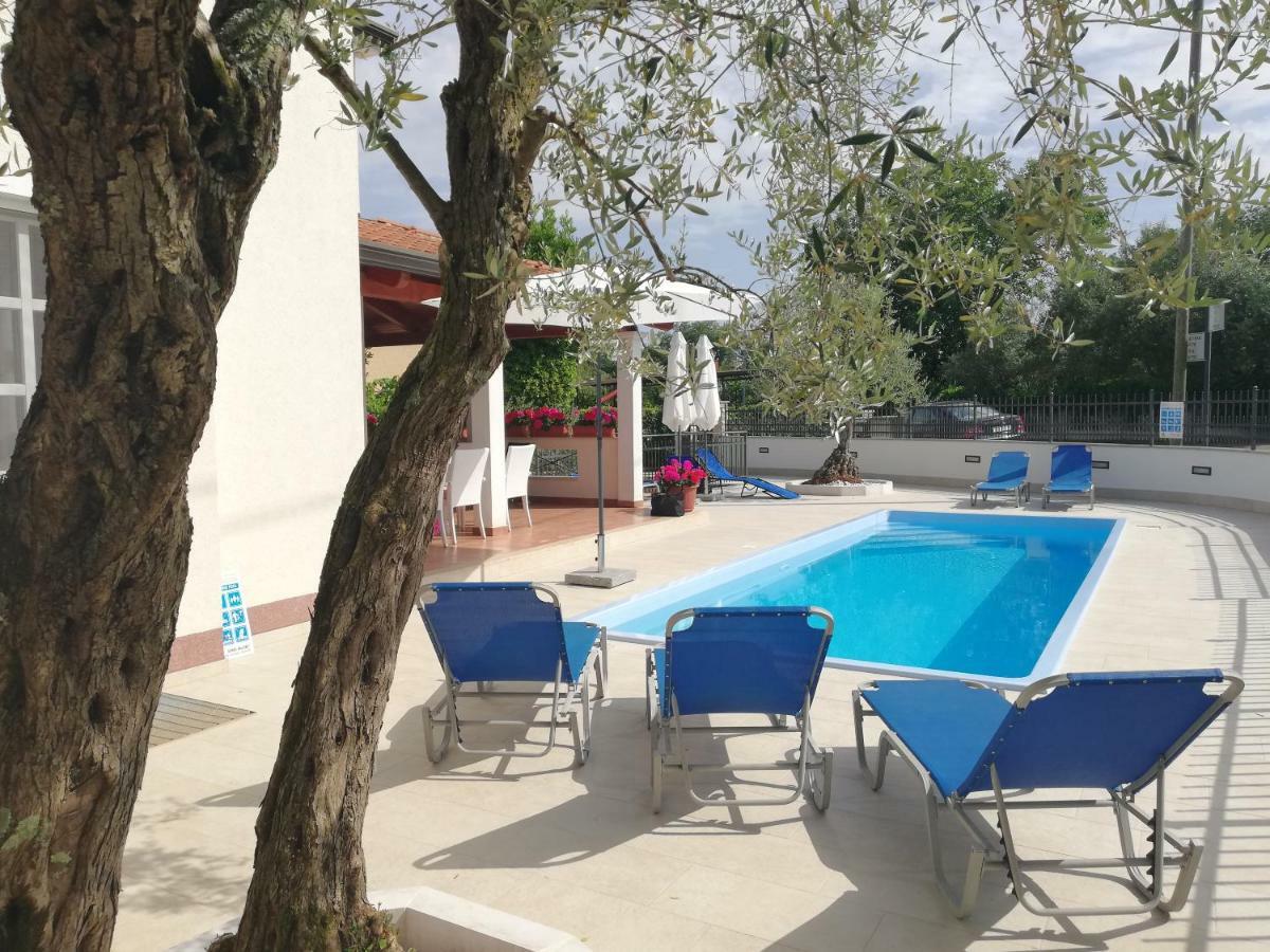 Villa Zare Porec Bagian luar foto